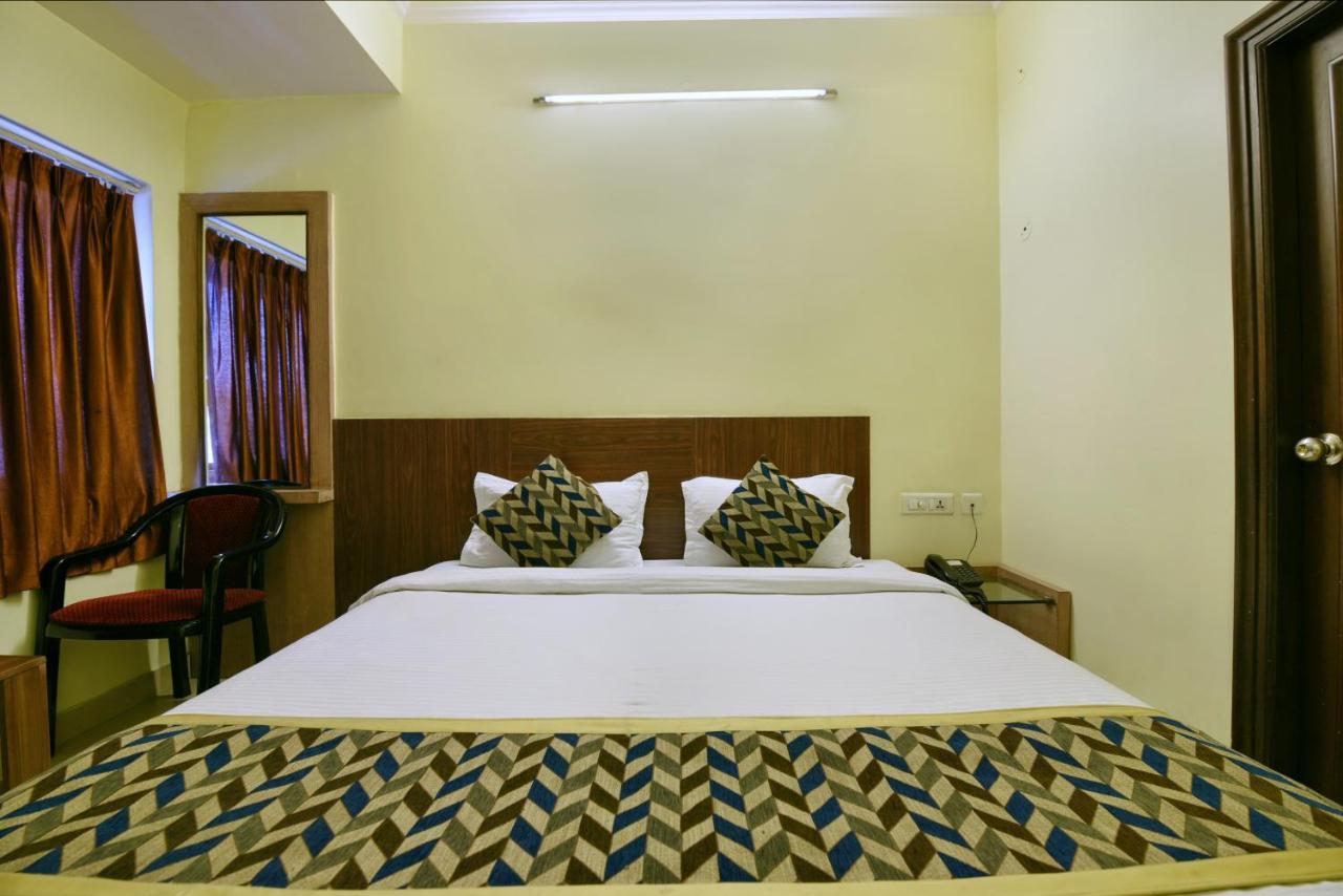 Oyo 2289 Hotel Radha Palace Kukas エクステリア 写真