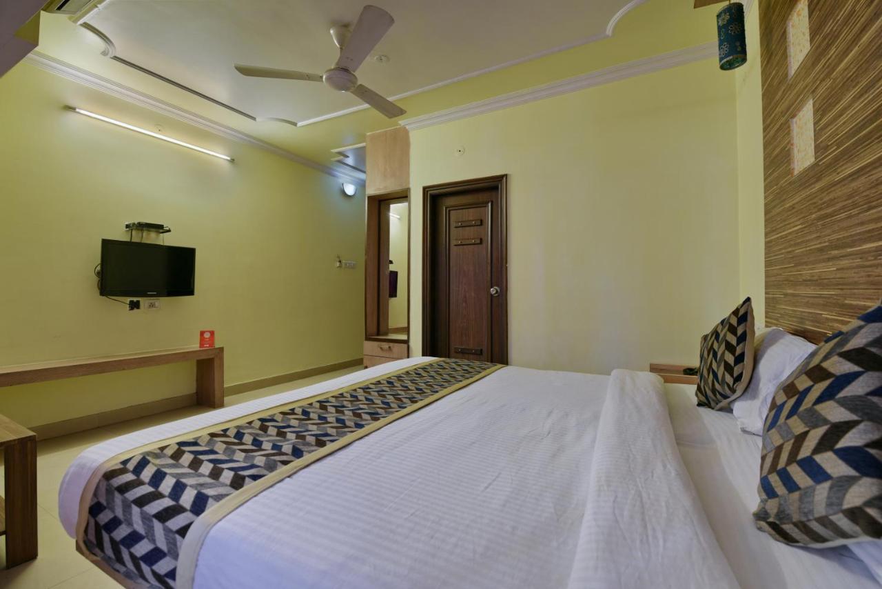 Oyo 2289 Hotel Radha Palace Kukas エクステリア 写真