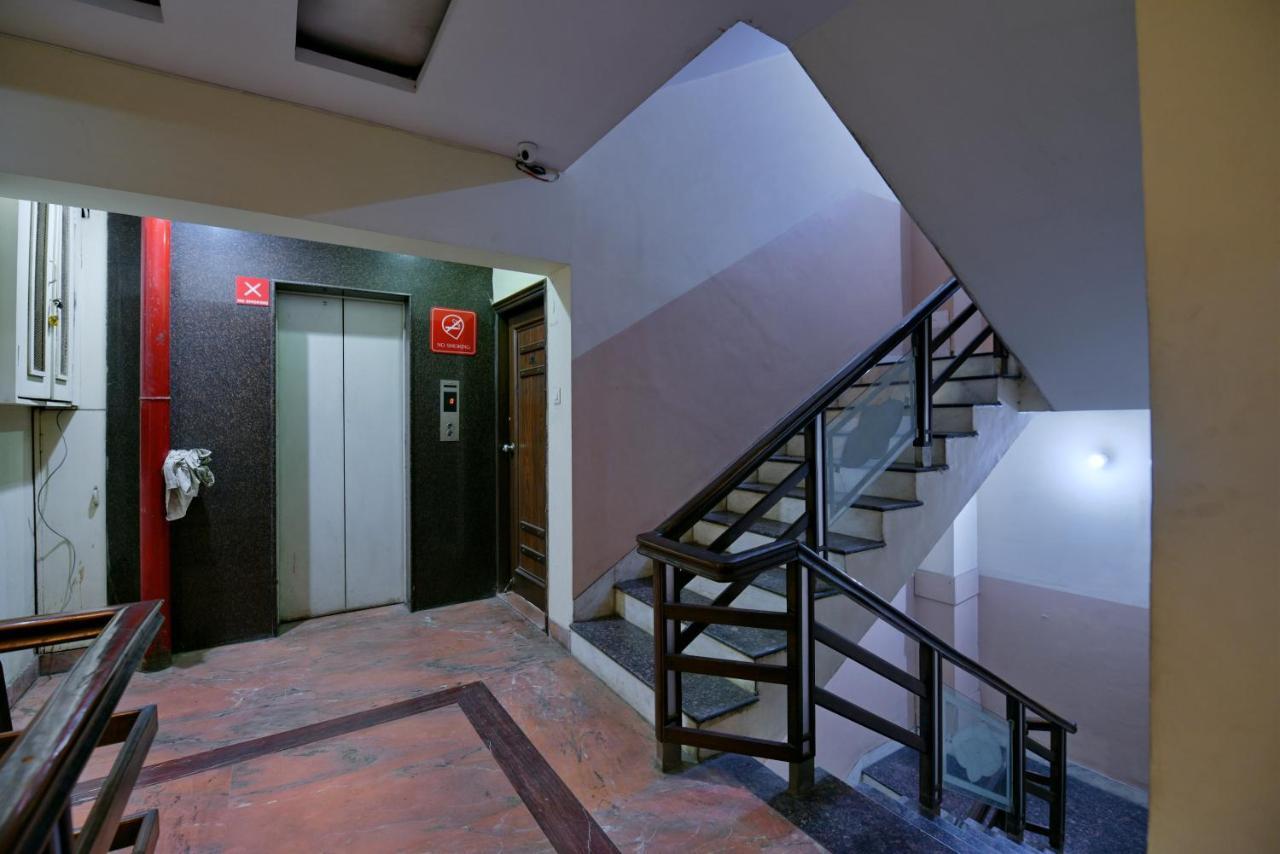 Oyo 2289 Hotel Radha Palace Kukas エクステリア 写真